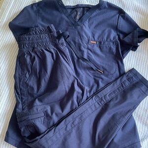 Cherokee Form Scrub set